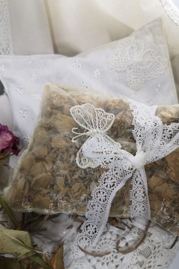 herbal pillow and insert