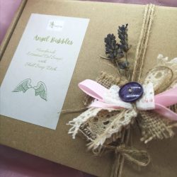 Aromaprose Angel Bubbles Gift Set Outer box of Angel Bubbles Soap set with bow and flower detail