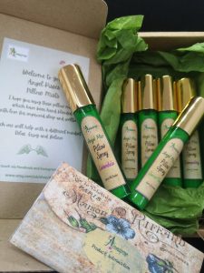 A set of 6 mini pillowsprays