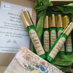 A set of 6 mini pillowsprays